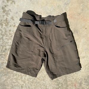 The North Face Men's Belted Hiking Cargo Shorts. Size Medium